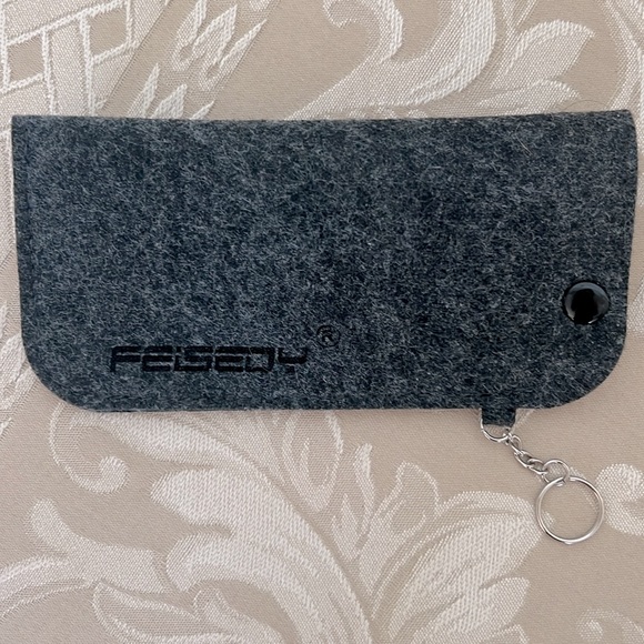 FEISEDY Gray Wool Eyeglass Case - Picture 1 of 4